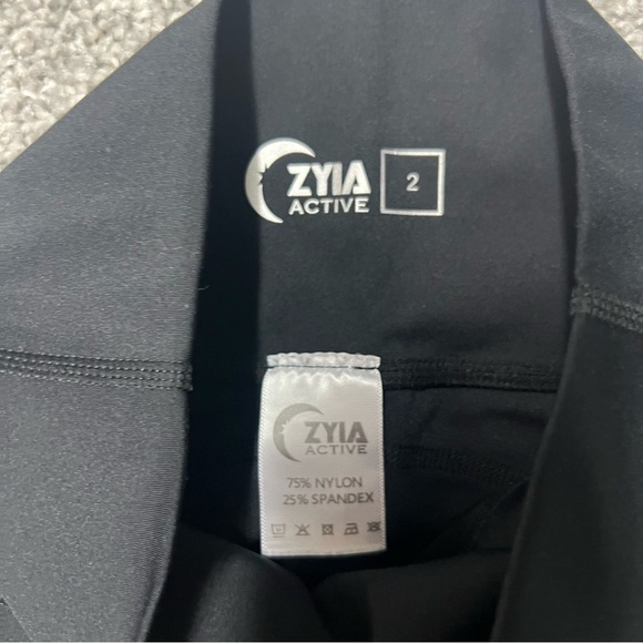 Zyia Active Leggings Women’s 2 Black Ribbed High Rise Capri Crop Workout Pants - Picture 7 of 8